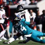 Jugadores de Jacksonville Jaguars y Houston Texans durante su enfrentamiento en el el EverBank Stadium 
