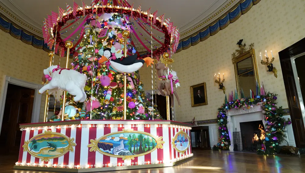 Un tío vivo decora la Casa Blanca por Navidad