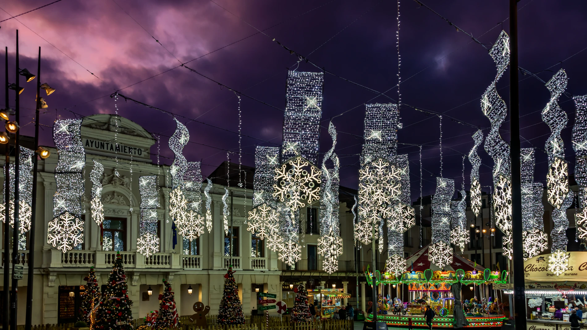 Navidad en la Plaza Mayor de Guadalajara M. Ángeles Cerrada Somolinos