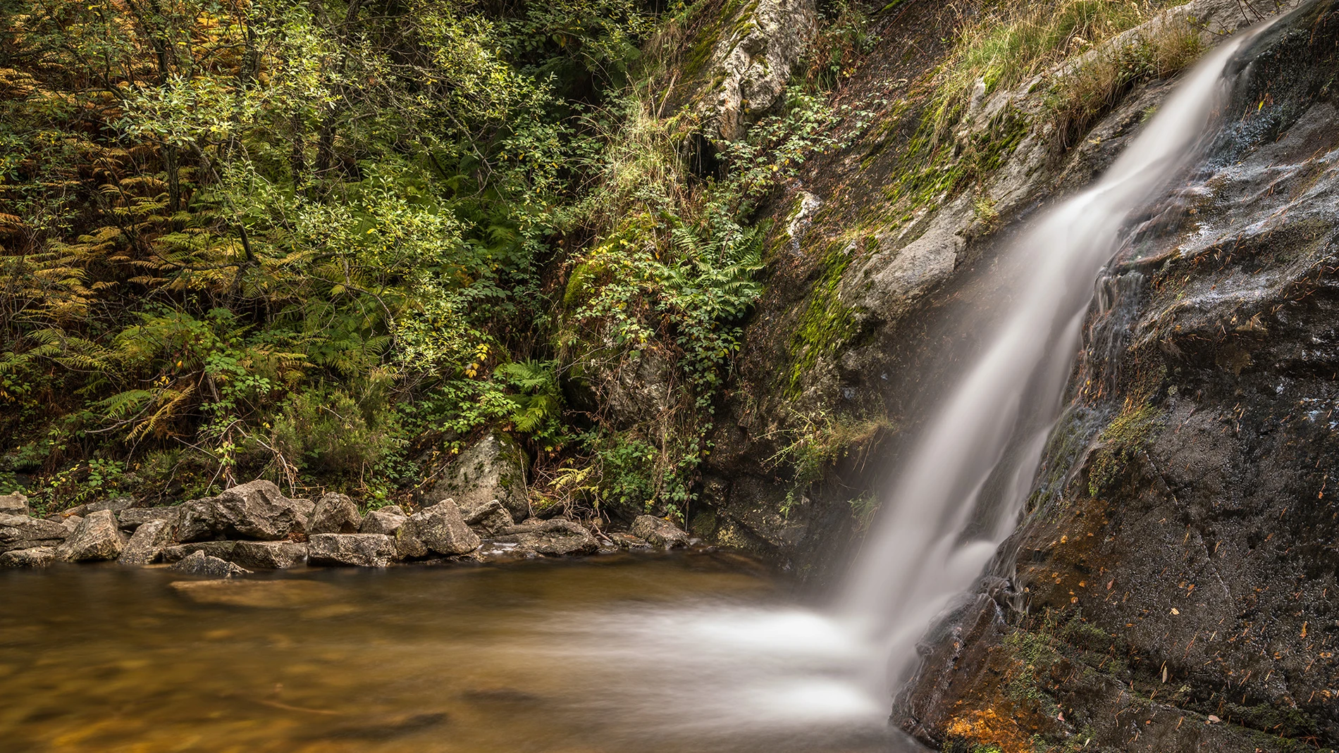 Caída de El Chorro de Navafría