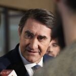 Suárez-Quiñones atiende a los medios de comunicación