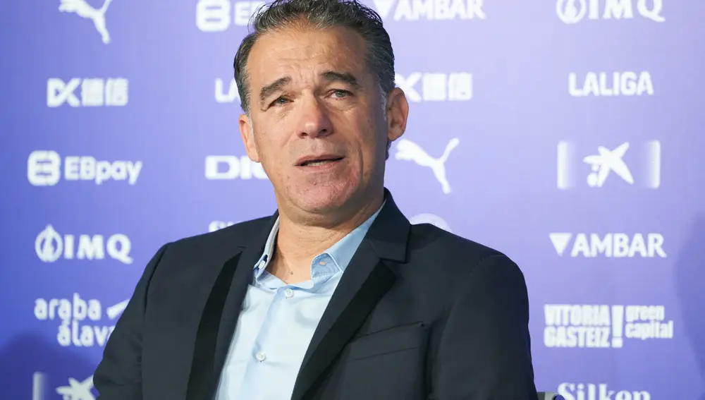 El Deportivo Alavés despide al entrenador Luis García Plaza