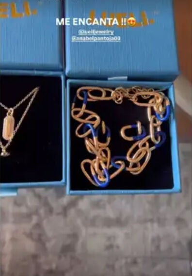 Regalo de Anabel Pantoja a Alejandra Rubio