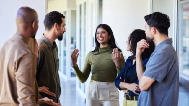Qué significa que una persona hable siempre muy bajito según los psicólogos 