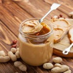 ¿Crema de cacahuete o de almendras? Descubre cuál es la opción más saludable