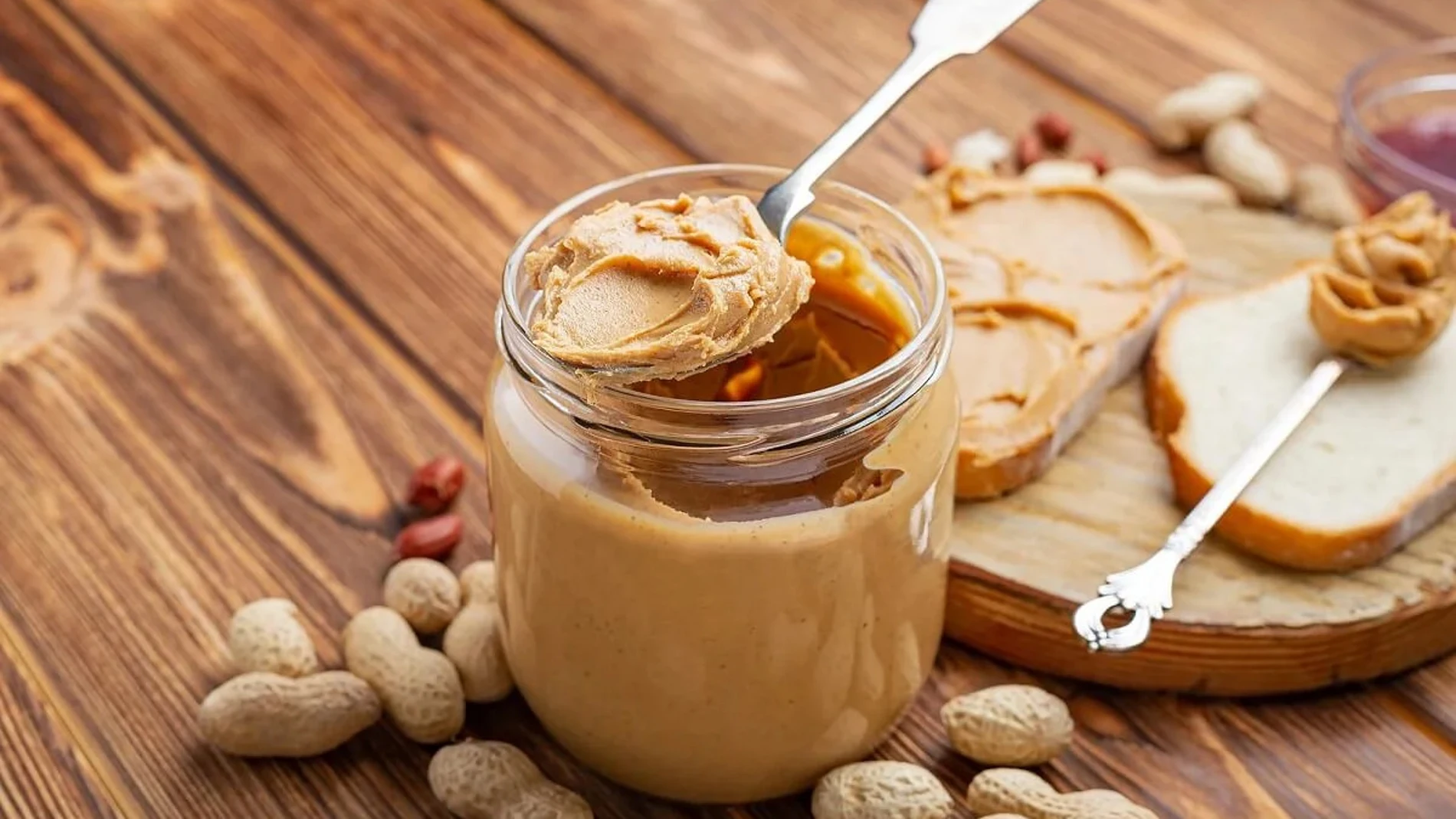 ¿Crema de cacahuete o de almendras? Descubre cuál es la opción más saludable