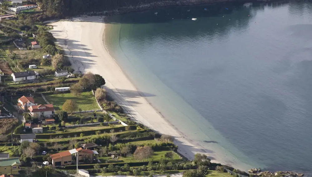Vista aérea de la Playa de Arneles
