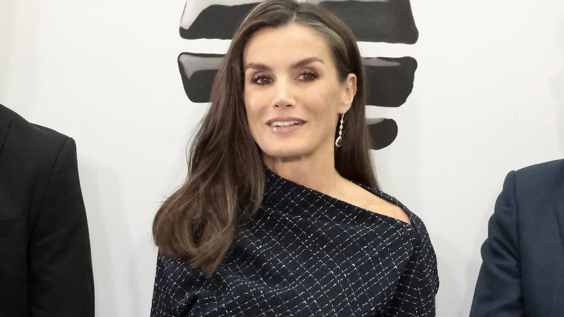 La Reina Letizia estrena vestido.
