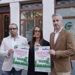 Los representantes de CSIF Enrique Vega, Isabel Madruga y Rodrigo Molledo presentan la concentración