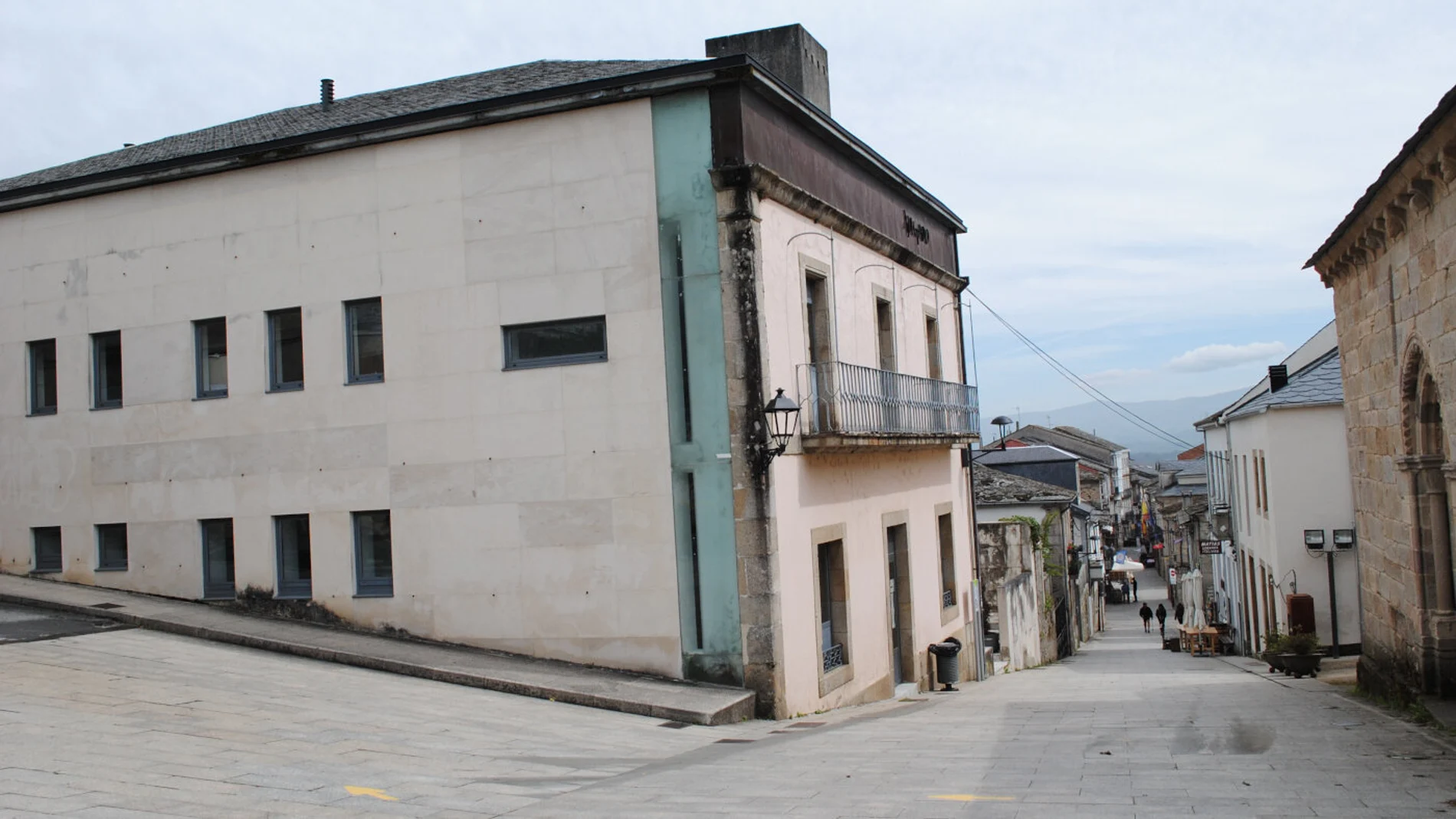 El juzgado archiva la denuncia de violación grupal en un pub de Sarria (Lugo)