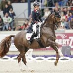 Hípica.- La triple campeona olímpica de doma clásica Charlotte Dujardin, sancionada un año por maltrato a un caballo