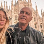Anita Matamoros junto a su padre, Kiko Matamoros