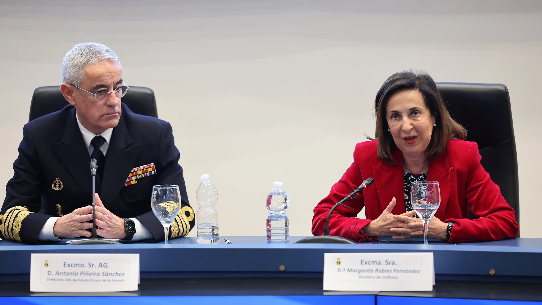 Robles preside la presentación del documento "Visión Armada 2050", en el Cuartel General de la Armada.