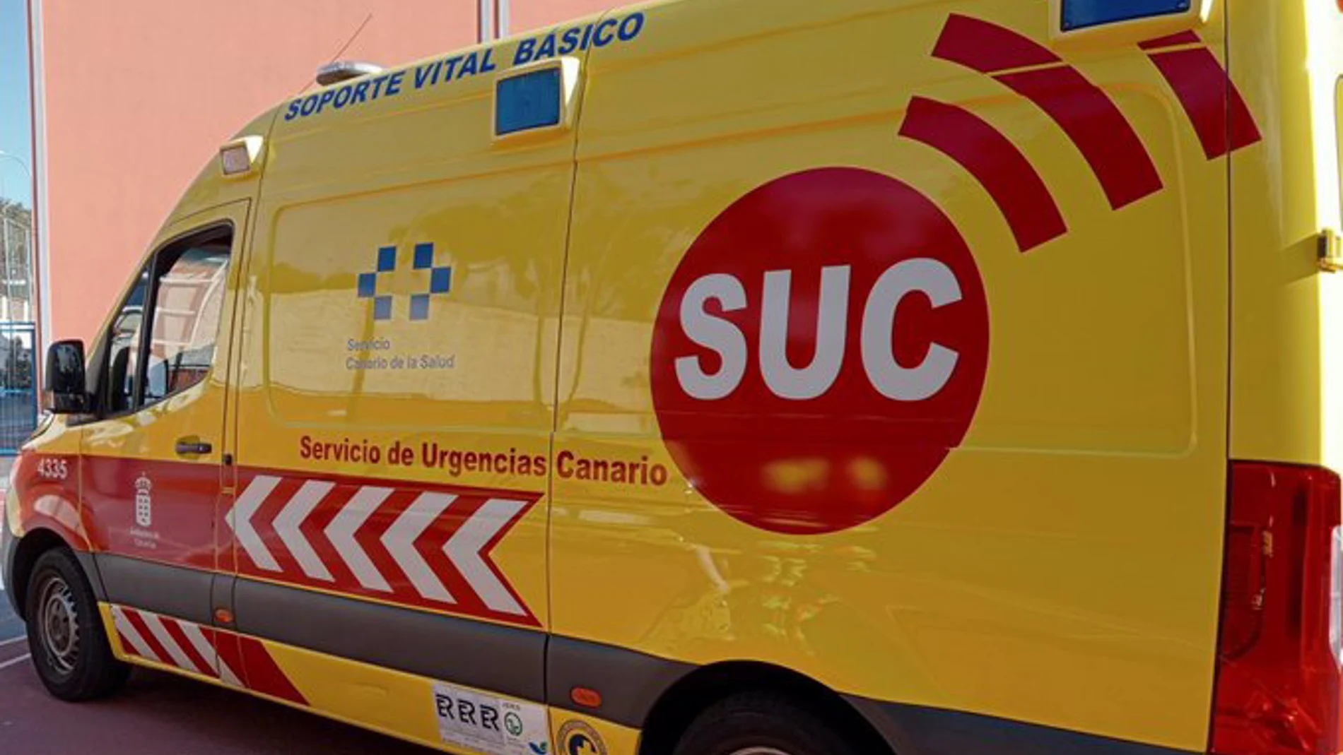 Muere un surfista al ser sacado del mar en parada cardiorrespiratoria en la Playa de Punta Blanca (Fuerteventura)