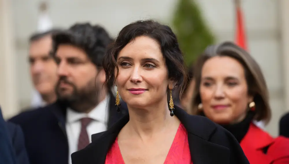 El look de Isabel Díaz Ayuso en el Congreso.