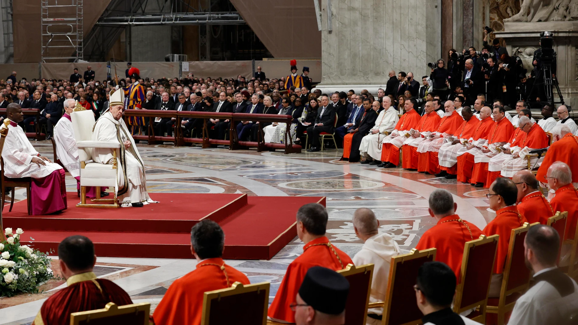 Vatican City (Vatican City State (holy See)), 07/12/2024.- Pope Francis presides over a consistory ceremony in the St. Peter's Basilica at the Vatican, 07 December 2024. The consistory is held for the appointment of 21 new cardinals. (Papa, Cardenal) EFE/EPA/FABIO FRUSTACI