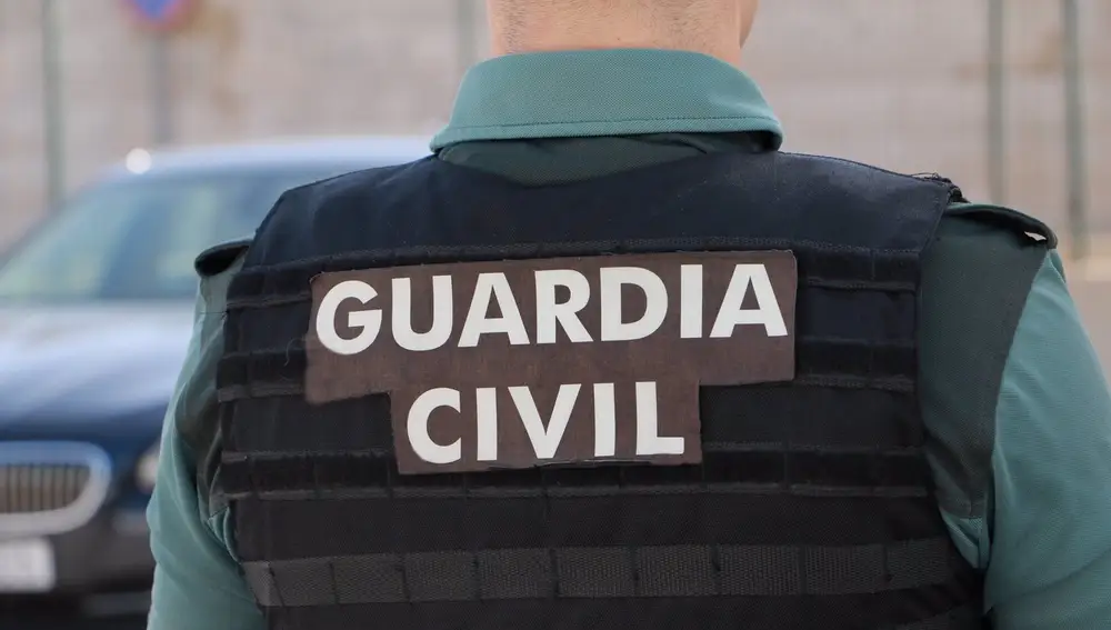 La Guardia Civil retira ácido pícrico de institutos de las provincias de Sevilla, Córdoba y Huelva