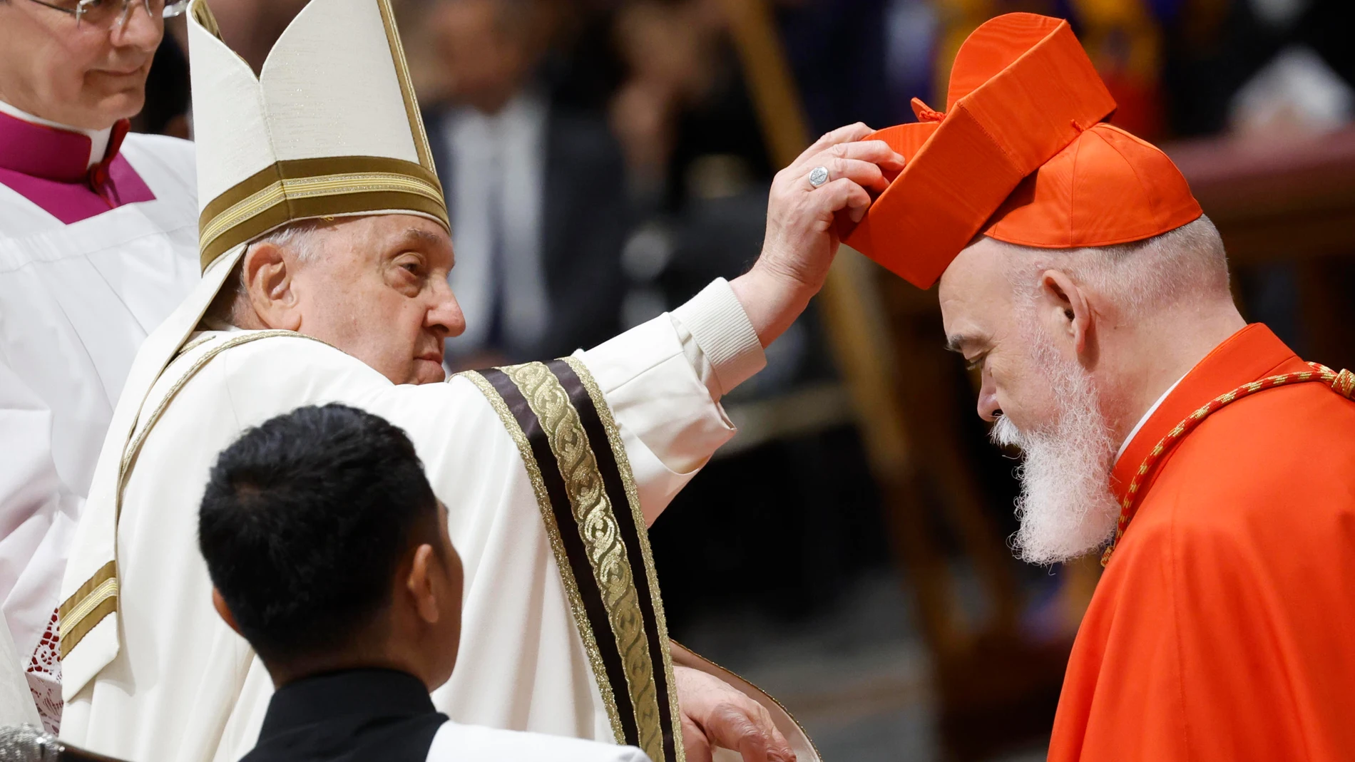 El Papa impone la birreta al cardenal belga Dominique Joseph Mathieu