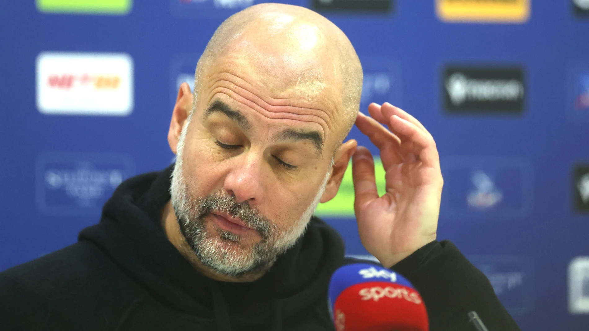 London (United Kingdom), 07/12/2024.- Manchester City manager Pep Guardiola gives a press conference following the English Premier League soccer match between Crystal Palace and Manchester City, in London, Britain, 07 December 2024. (Reino Unido, Londres) EFE/EPA/NEIL HALL EDITORIAL USE ONLY. No use with unauthorized audio, video, data, fixture lists, club/league logos, 'live' services or NFTs. Online in-match use limited to 120 images, no video emulation. No use in betting, games or single c...