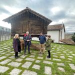 El delegado territorial visita Prioro (León) para revitalizar proyectos en los que colabora la Junta