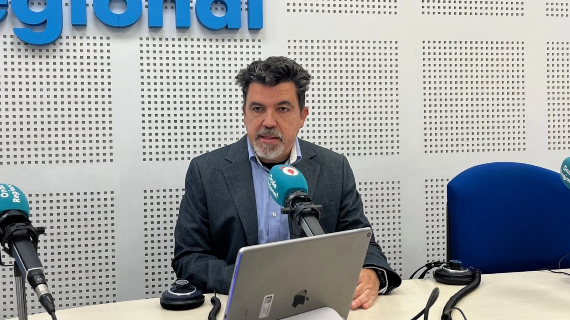 El expresidente del Real Murcia, Txema Almela, anuncia su intención de liderar el PSRM