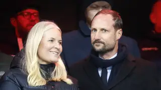 La princesa Mette-Marit y el príncipe Haakon de Noruega La princesa Mette-Marit y el príncipe Haakon de Noruega