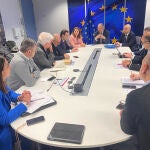 La consejera Sara Rubira, durante el encuentro con el Comisario Europeo de Pesca y Océanos, Costas Kadis.