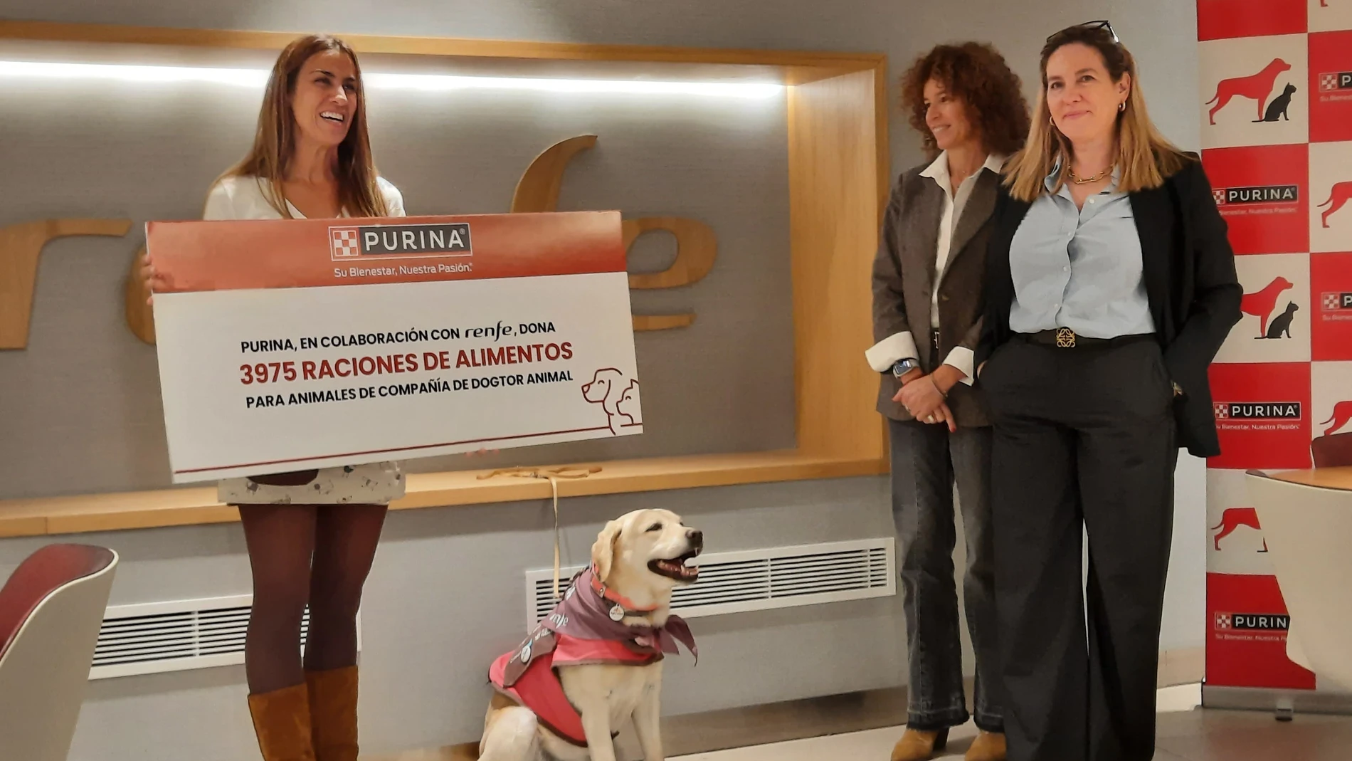 Renfe transporta más de 1.700 perros de hasta 40 kilos y 71.000 de hasta 10 desde el inicio del servicio Mascota Grande REMITIDA / HANDOUT por RENFE Fotografía remitida a medios de comunicación exclusivamente para ilustrar la noticia a la que hace referencia la imagen, y citando la procedencia de la imagen en la firma 09/12/2024