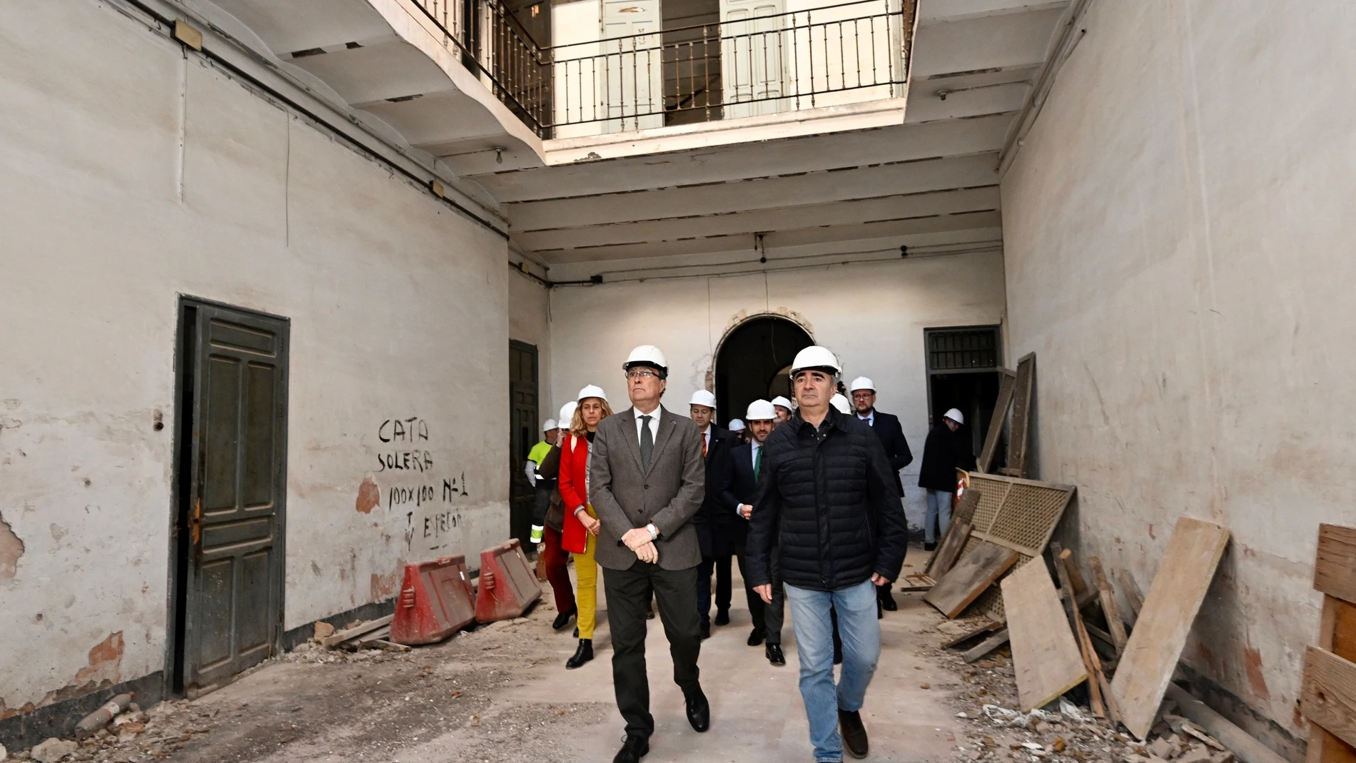 Ballesta visita el comienzo de las obras de la fase 2.1 de la Cárcel Vieja de Murcia