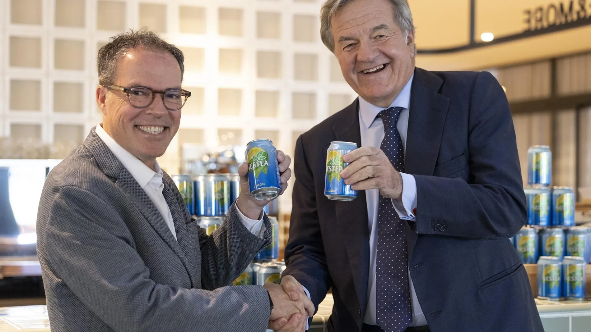 Economía.- Nestlé y Damm firman un acuerdo para producir, comercializar y distribuir Nestea en España