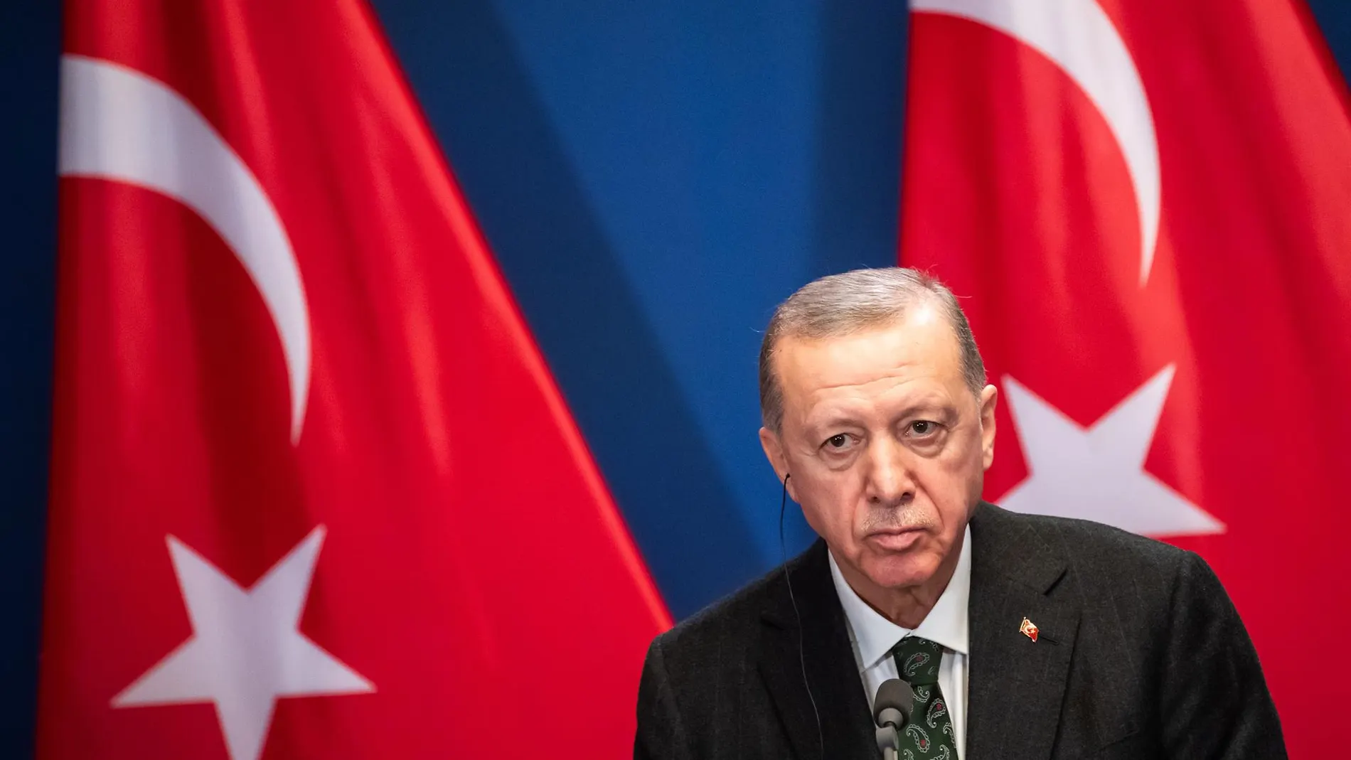 Erdogan dice que Turquía "no puede permitir que Siria quede dividida" y aboga por "aplastar" a las fuerzas kurdas