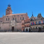 La rica cultura e historia de España se refleja en su patrimonio, y más allá de monumentos o edificios, también sus Plaza Mayor son muy destacadas