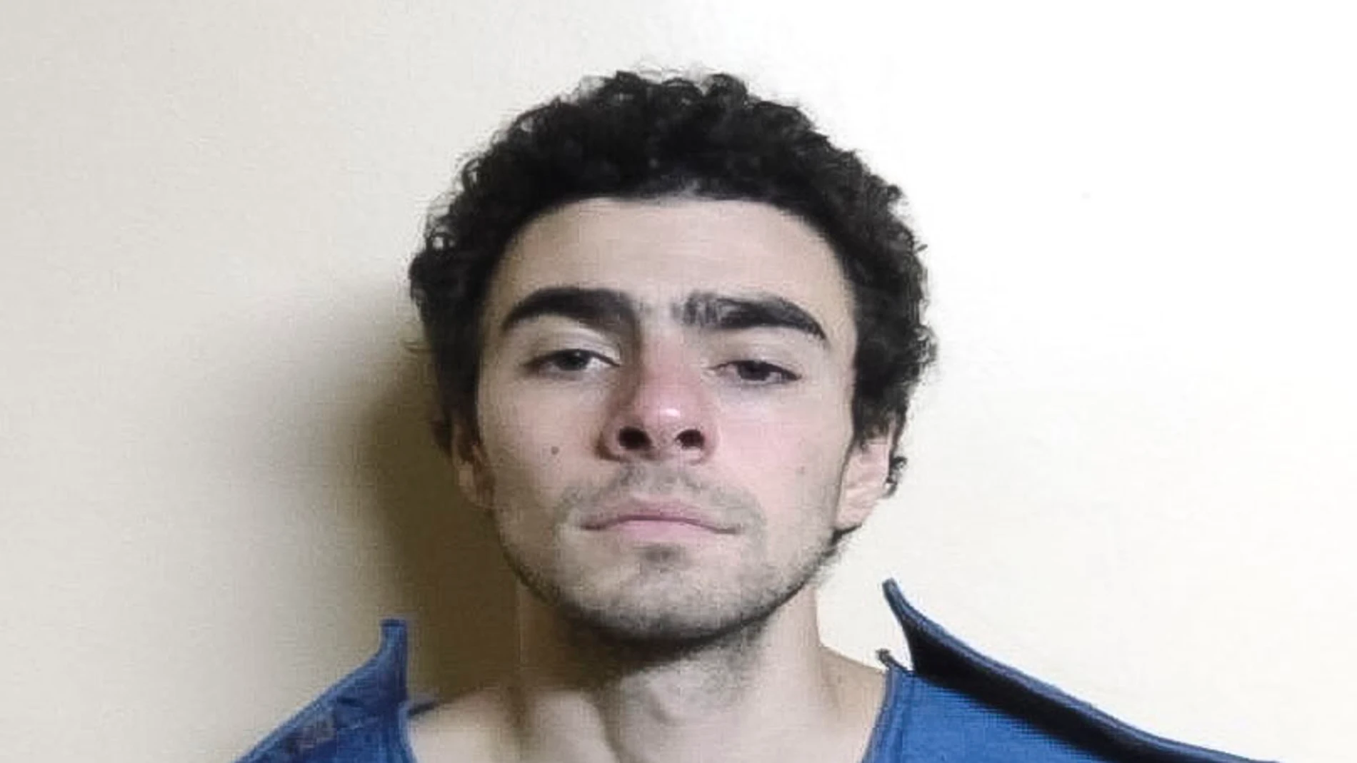 Altoona (United States), 10/12/2024.- A handout photo released by the Pennsylvania Department of Corrections shows a booking photo of Luigi Mangione, who is suspected of being connected to last week'Äôs murder of UnitedHealthCare CEO Brian Thompson, in Altoona, Pennsylvania, USA, 09 December 2024. Earlier today Altoona Pennsylvania police officers arrested Mangione, who is being called a 'Äòstrong person of interest'Äô by the NYPD, after he was recognized by an employee at a local McDonald'Äô...