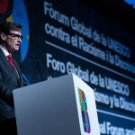 El presidente de la Generalitat, Salvador Illa, en la apertura del Foro Global contra el Racismo y la Discriminación de la Unesco en Barcelona (Catalunya), a 10 de diciembre de 2024