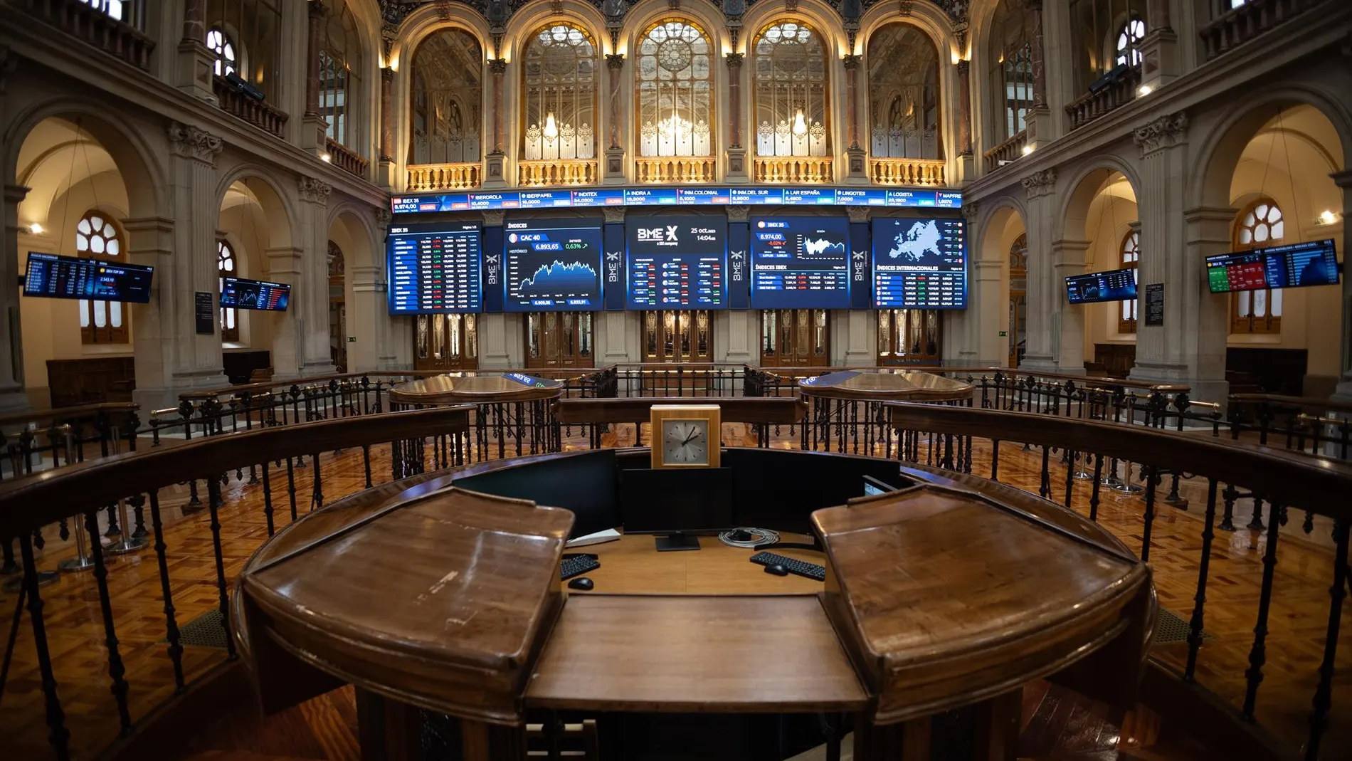 Economía/Bolsa.- El Ibex 35 se desmarca de Europa y cae un 1,47% lastrado por Inditex, con la vista ya puesta en el BCE