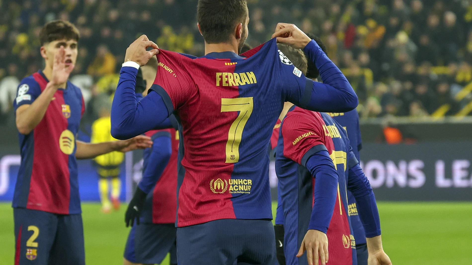 Dortmund (Germany), 11/12/2024.- Ferran Torres of Barcelona poses after scoring the 1-2 goal during the UEFA Champions League match between Borussia Dortmund and FC Barcelona in Dortmund, Germany, 11 December 2024. (Liga de Campeones, Alemania, Rusia) EFE/EPA/FRIEDEMANN VOGEL