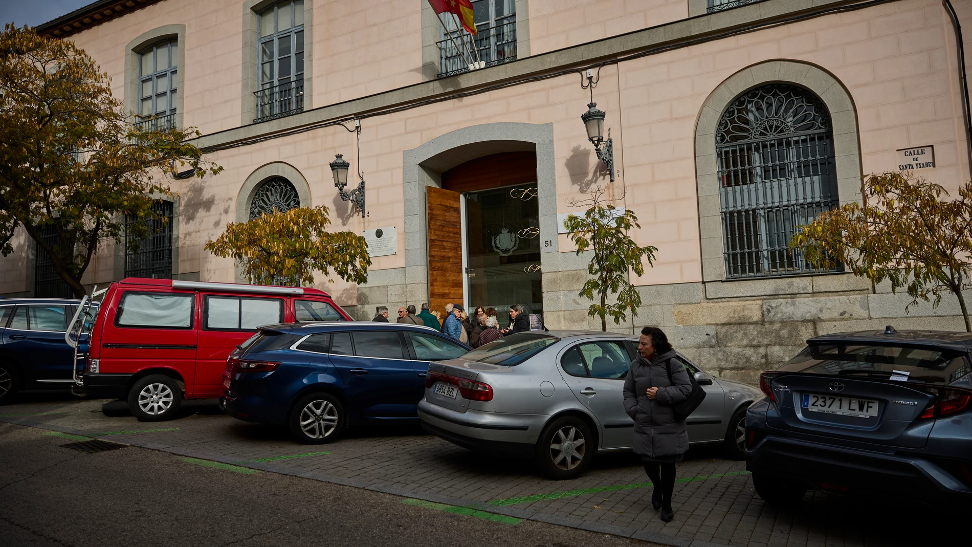 Fachada del colegio de médicos de Madrid, Tres candidatos que buscan hacerse con la presidencia en las elecciones del próximo 17 de diciembre. © Alberto R. Roldán / Diario La Razón. 11 12 2024