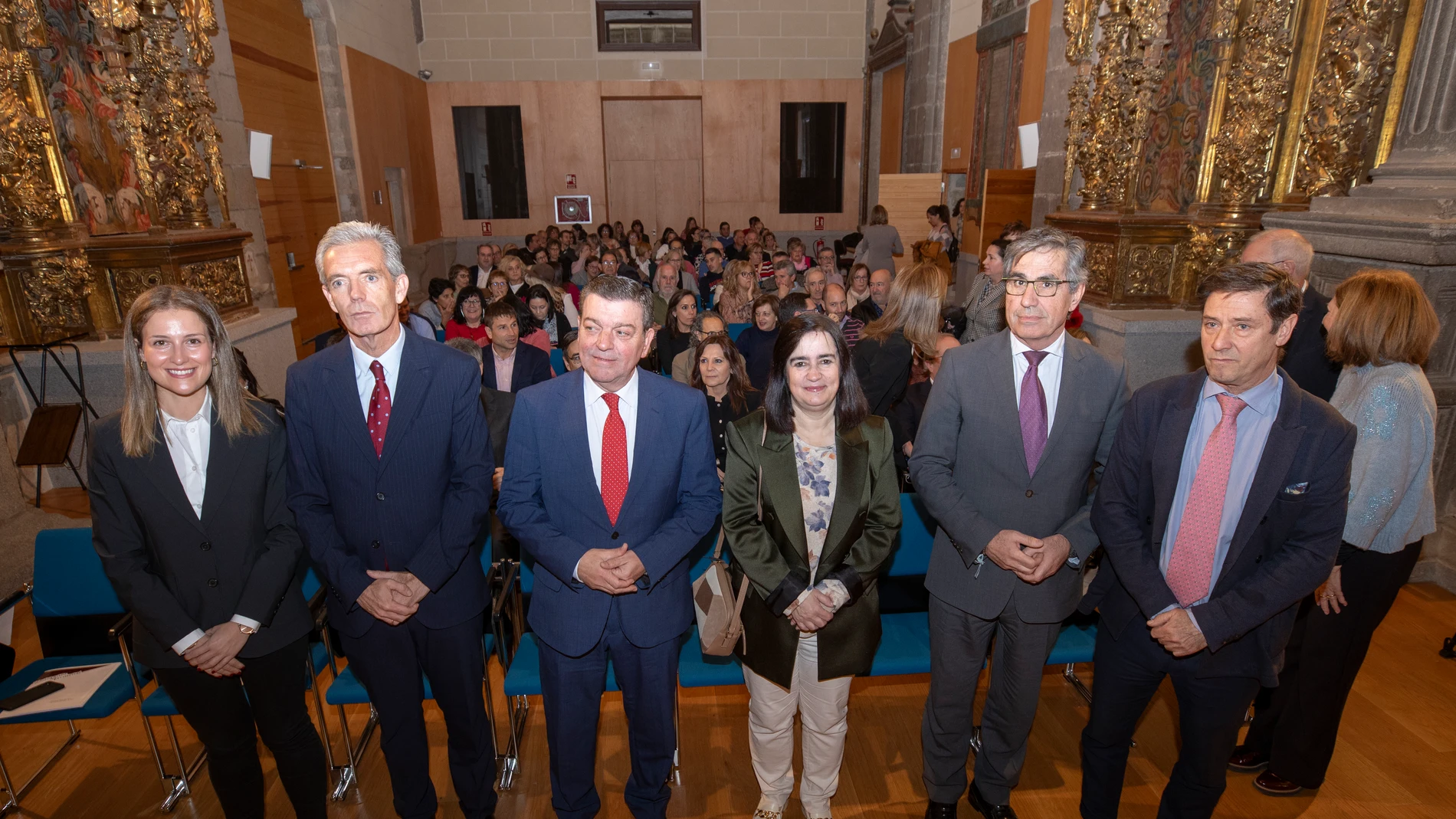 González Gago durante la entrega de las distinciones a los empleados públicos de la Delegación Territorial de Ávila