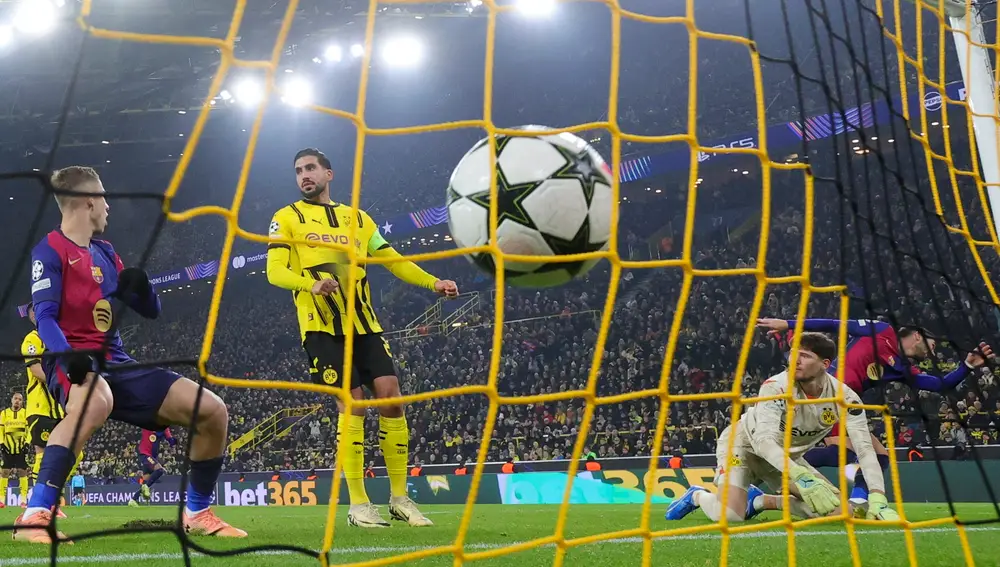 UEFA Champions League - Borussia Dortmund vs FC Barcelona