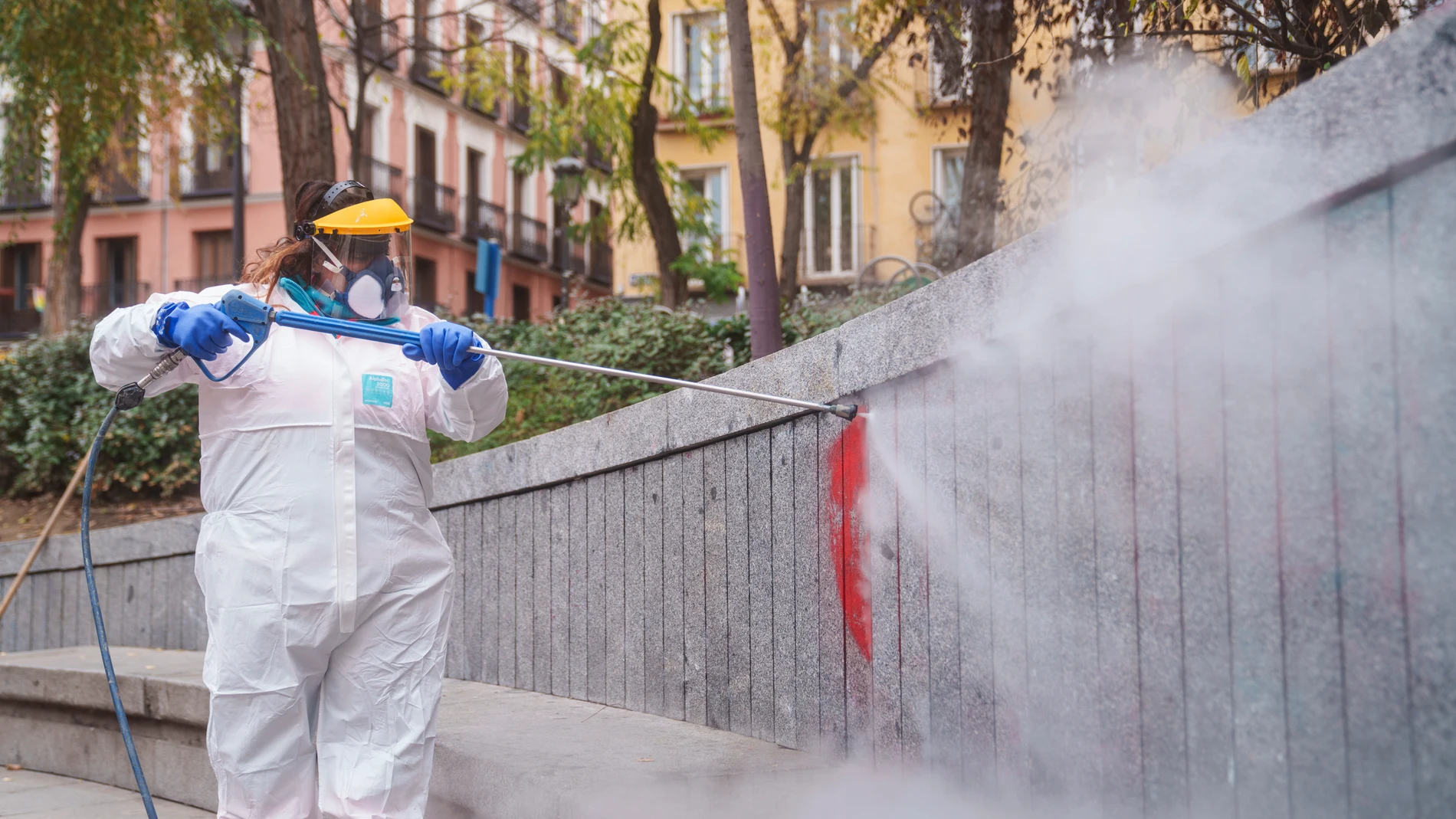 Reportaje sobre la patrulla antigrafitis del Ayuntamiento.