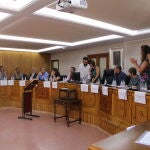 La corporación municipal de Chiva el día de la elección de Amparo Fort