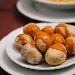 Papas con mojo, el plato más típico de las islas.