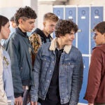 "Invisible” desnuda el acoso escolar con crudeza y fantasía en Disney+ 