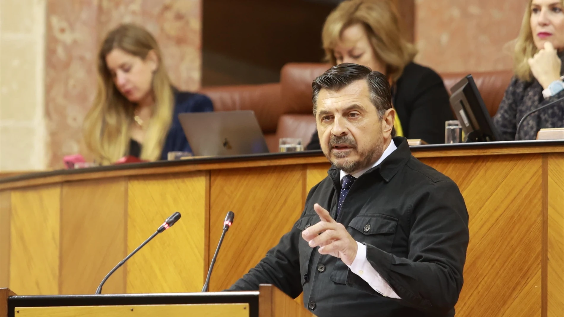 "Esta Navidad se va a cocinar a fuego lento un pavo, el señor Espadas"
