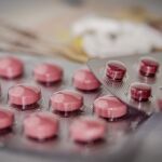 Millones de personas en riesgo en todo el mundo: un nuevo estudio vincula un medicamento muy recetado con la pérdida ósea