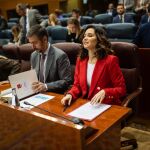 Ayuso recuerda las palabras de Sánchez sobre la Fiscalía tras hablar este de ayuda de jueces a PP: "Hay que ser jeta"