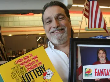 El hombre que ganó 7 veces la Lotería expone los mejores trucos para ganar El hombre que ganó 7 veces la Lotería expone los mejores trucos para ganar