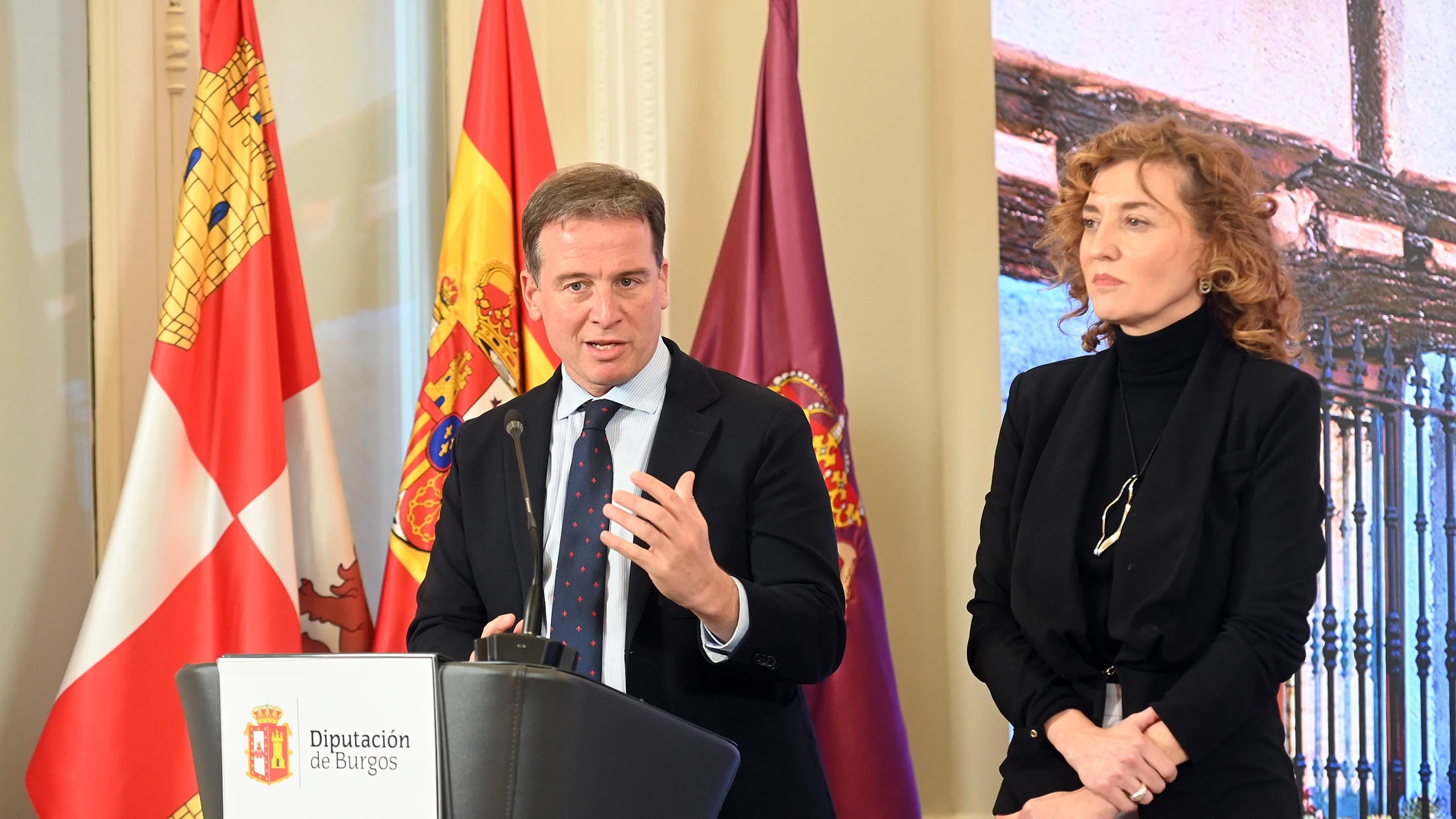 Borja Suárez presenta la campaña de vivienda de alquiler rural en la provincia de Burgos en compañía de la directora general de Vivienda, Arquitectura y Urbanismo de la Junta, María Pardo