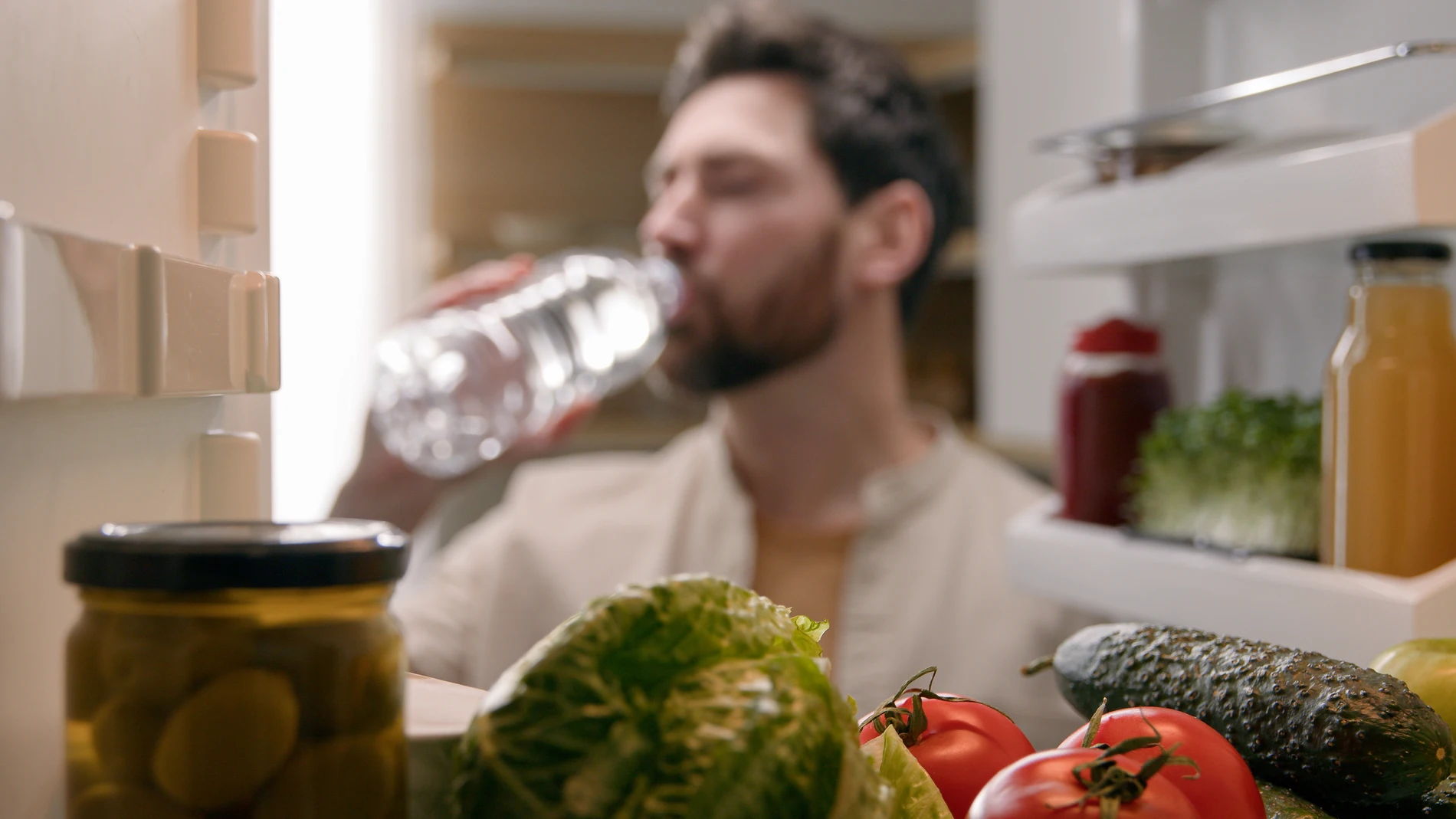 Aumentan las buenas prácticas en el consumo de agua y conservación de la comida