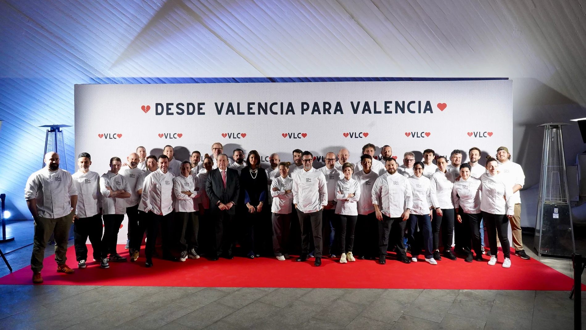 Participantes en la cena solidaria celebrada esta noche